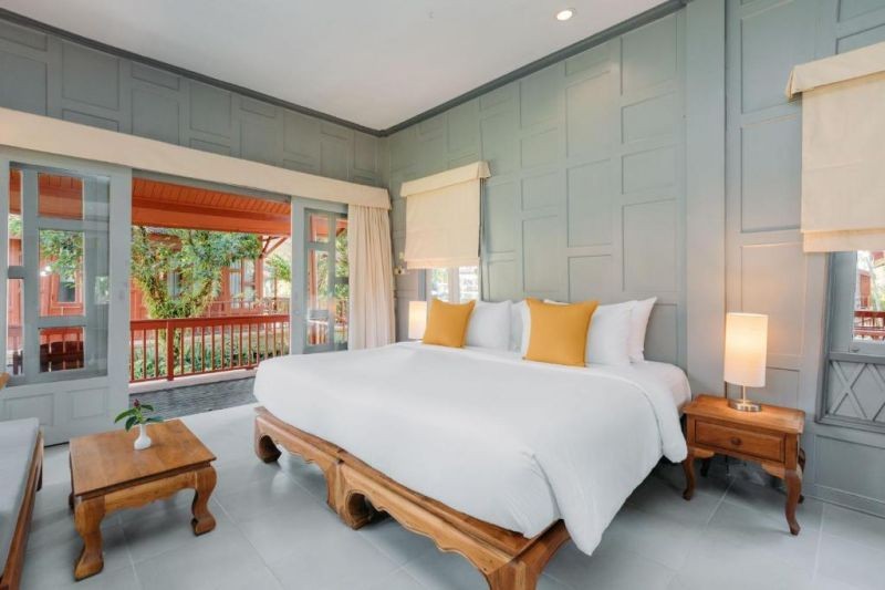 pool side thai villa