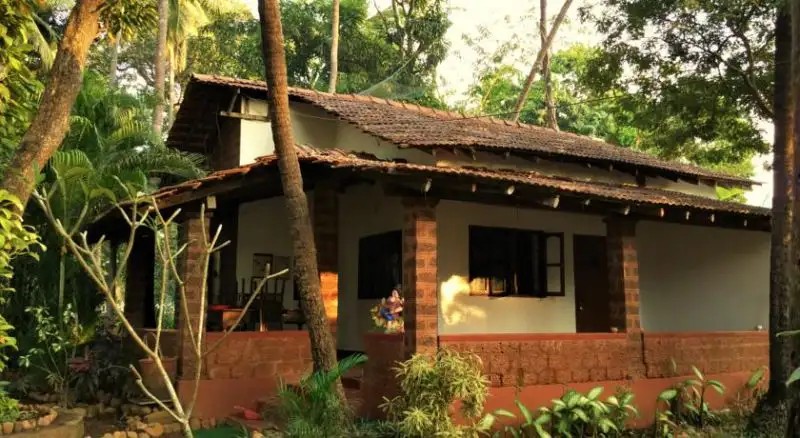 3 COTTAGES