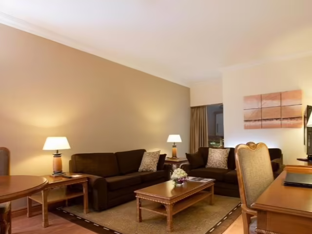 MILLENNIUM PLAZA DOWNTOWN (EX. CROWNE PLAZA DUBAI SHEIKH ZAYED ROAD)