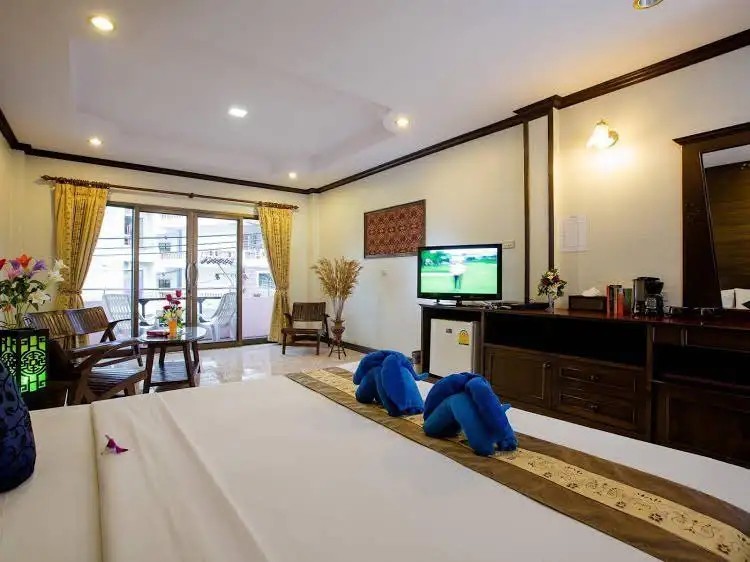 BAAN VEERAKIT