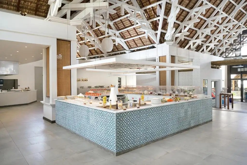 LAGOON ATTITUDE ADULTS ONLY 18+