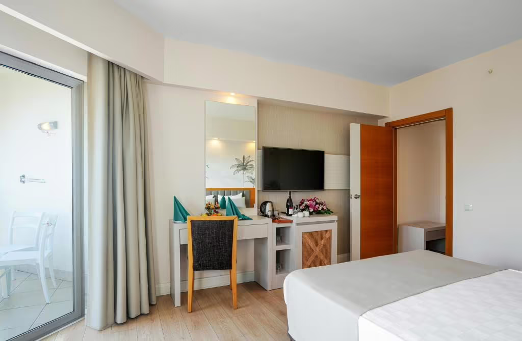 SIDE ALUNA (EX. DIAMOND BEACH HOTEL)