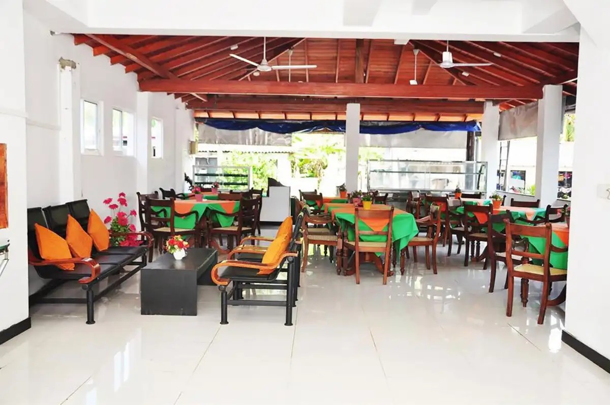 BLUE SKY HOTEL HIKKADUWA