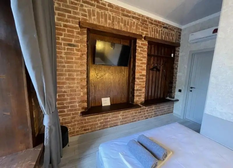 RESIDENT LOFT HOTEL (РЕЗИДЕНТ ЛОФТ)