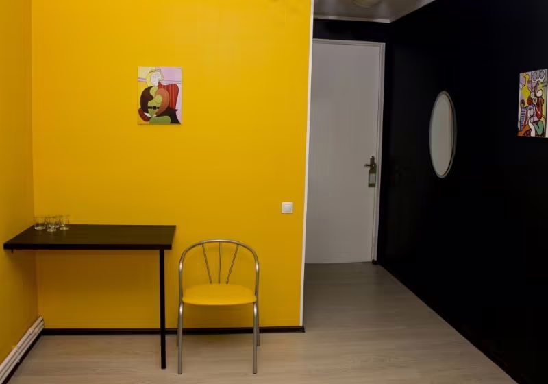 ESQUIRE HOUSE (ЭСКВАЙР ХАУС)