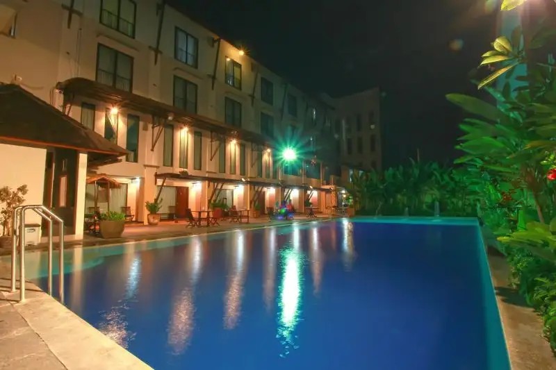 THE GRAND SANTHI HOTEL