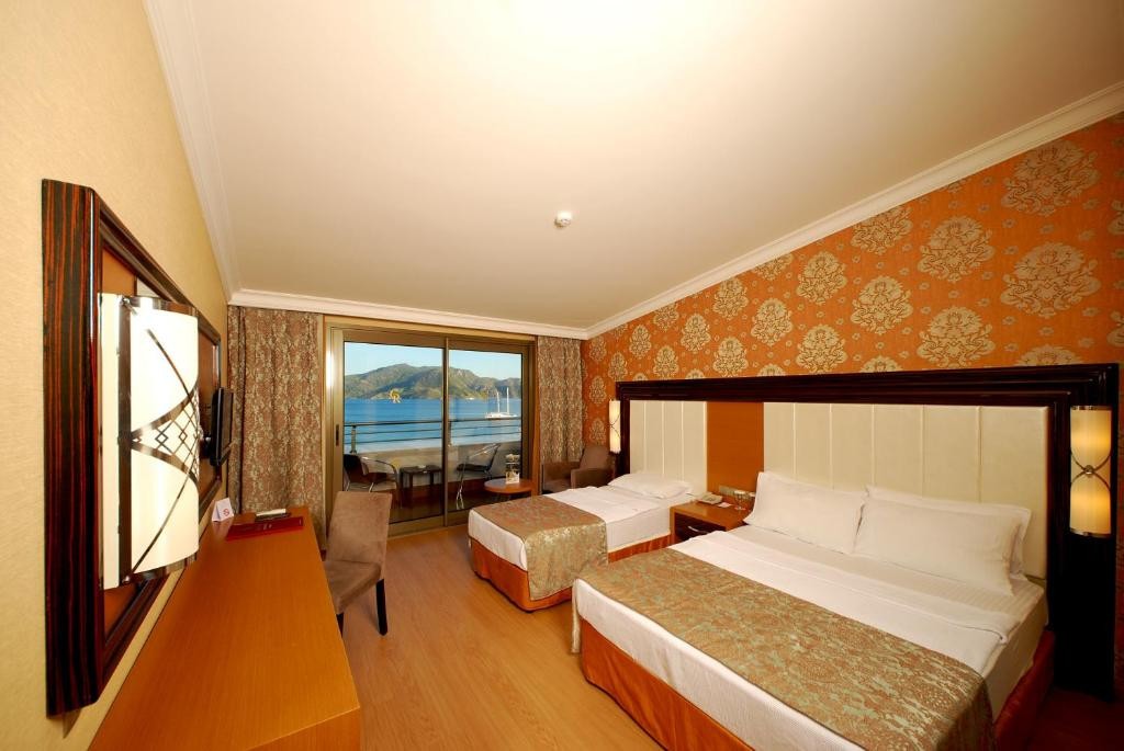 GOLDEN ROCK BEACH HOTEL