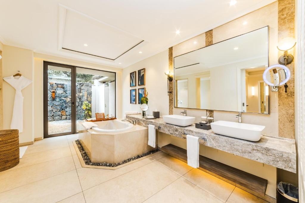 MARADIVA VILLAS RESORT & SPA