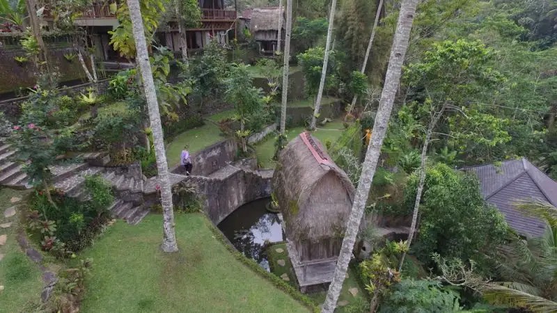 KAMPUNG RESORT