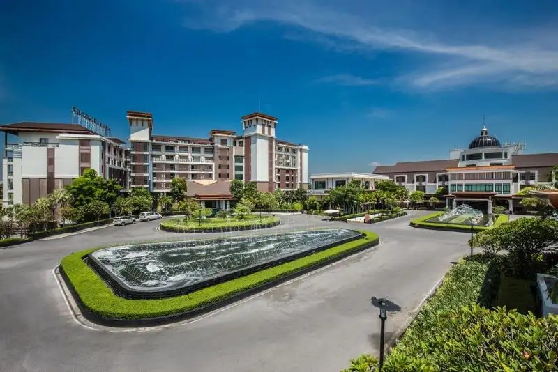 SUMMIT WINDMILL GOLF RESIDENCE