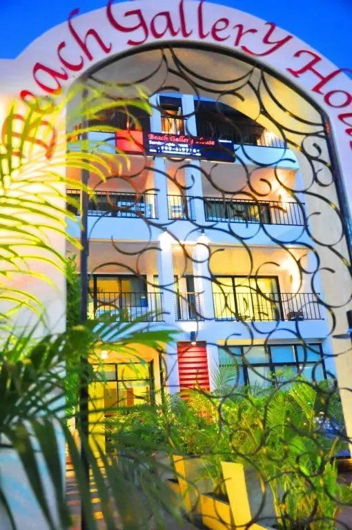 BEACH GALLERY HOUSE