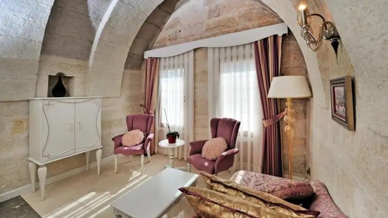 ANATELEIN BOUTIQUE CAVE