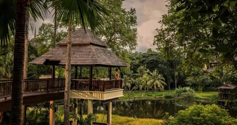 FOUR SEASONS RESORT