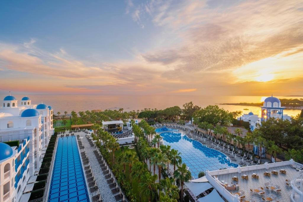 RUBI PLATINUM SPA RESORT & SUITES