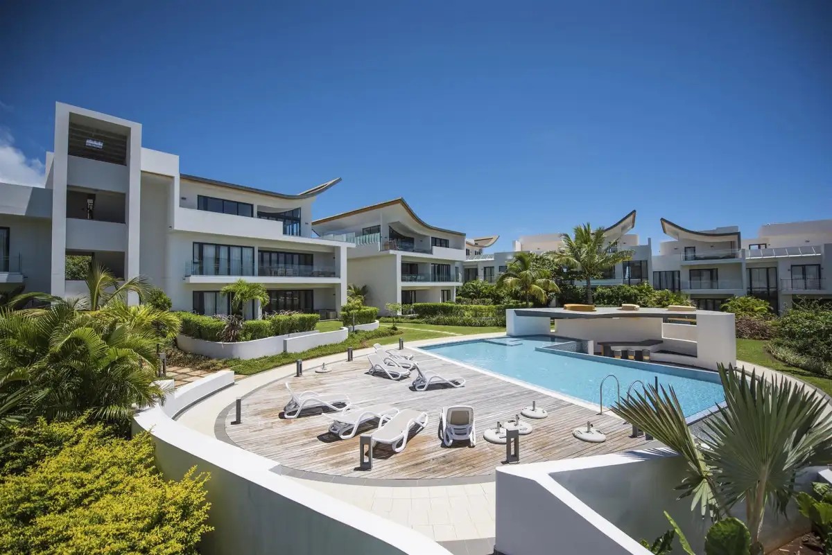 LIFE IN BLUE AZURI RESIDENCES