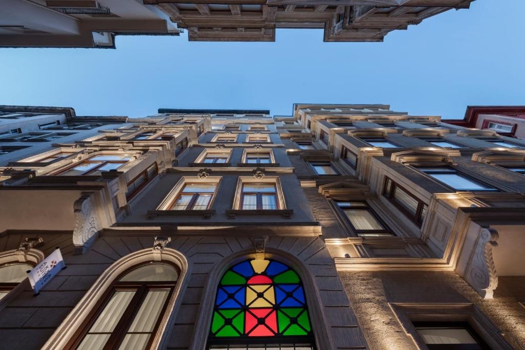 AKKA SUITES