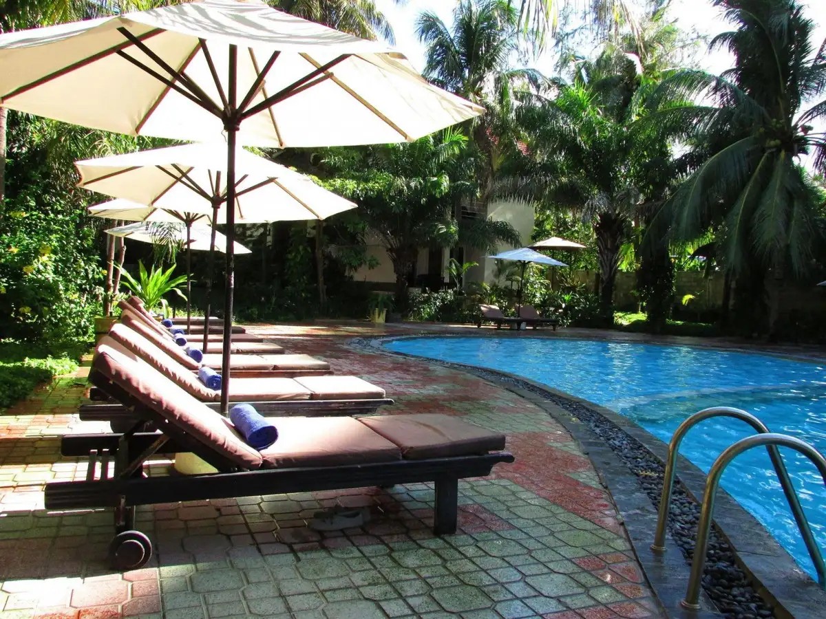 THE BEACH RESORT