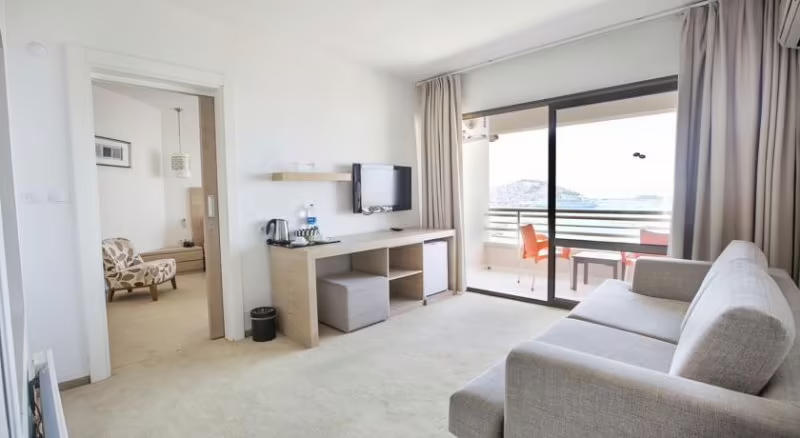 SUHAN SEAPORT HOTEL