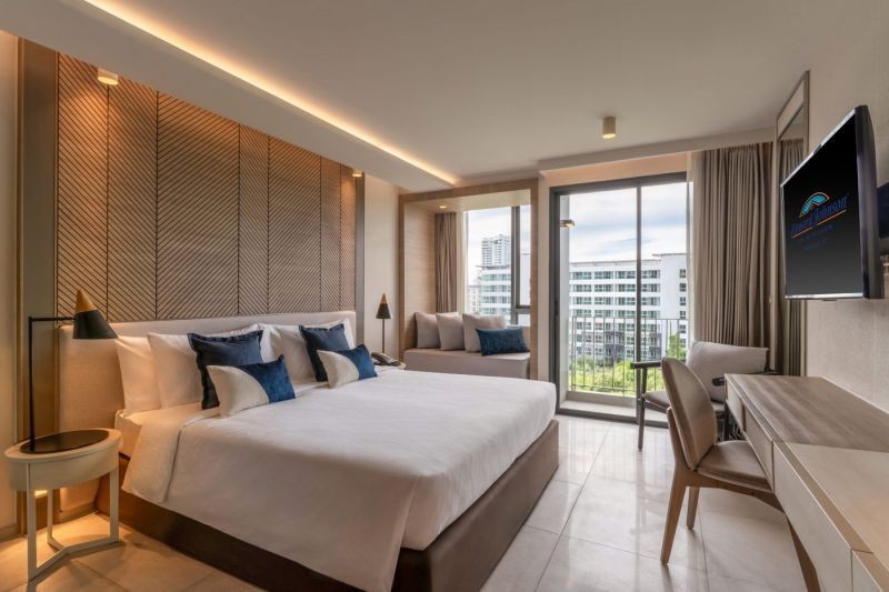 superior balcony