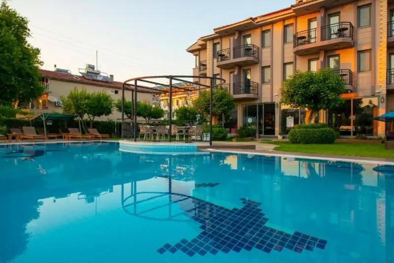 GOLDEN MOON HOTEL