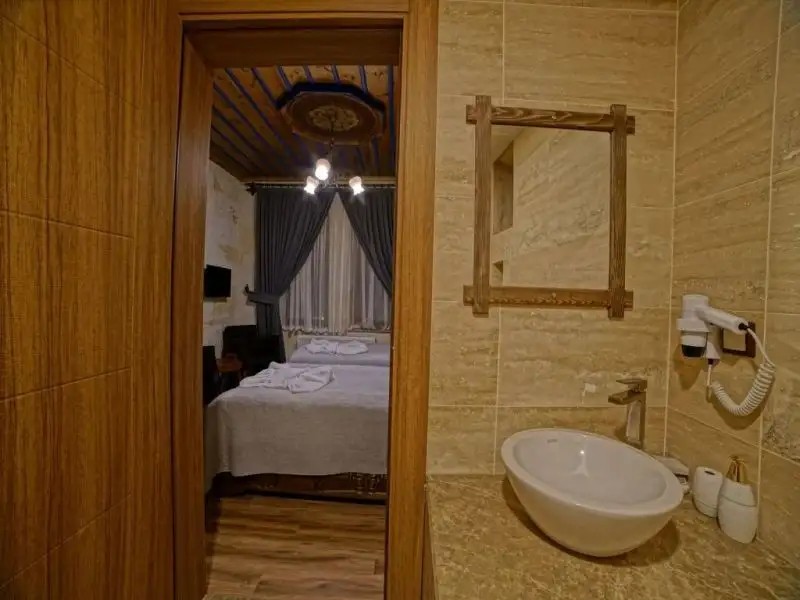 MILAT CAVE HOTEL