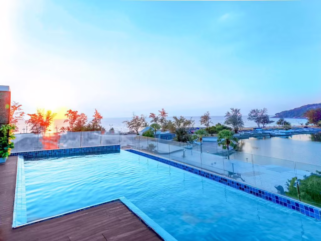 PHOENIX HOTEL KARON BEACH