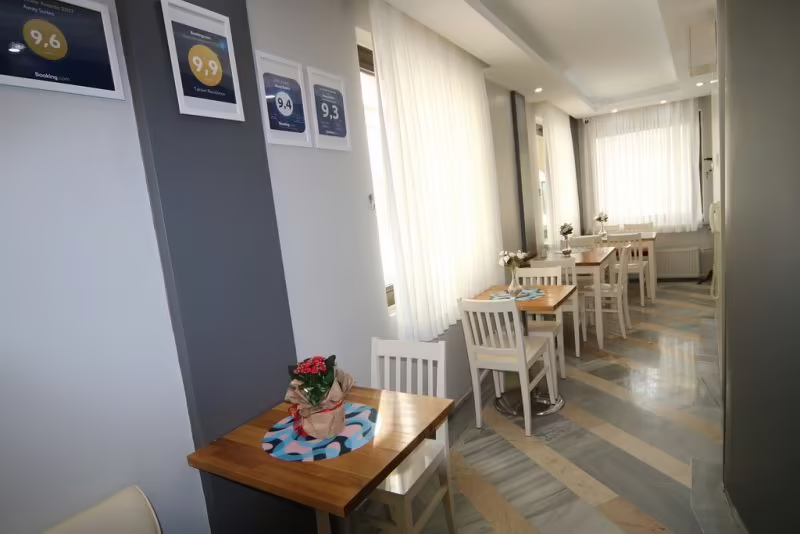 AWAY SUITES HOTEL