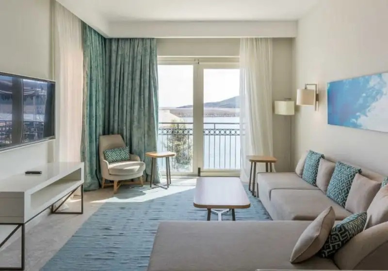 THE CHEDI LUSTICA BAY