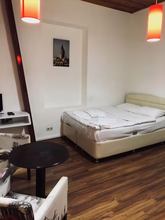 NEW PERA SUITES