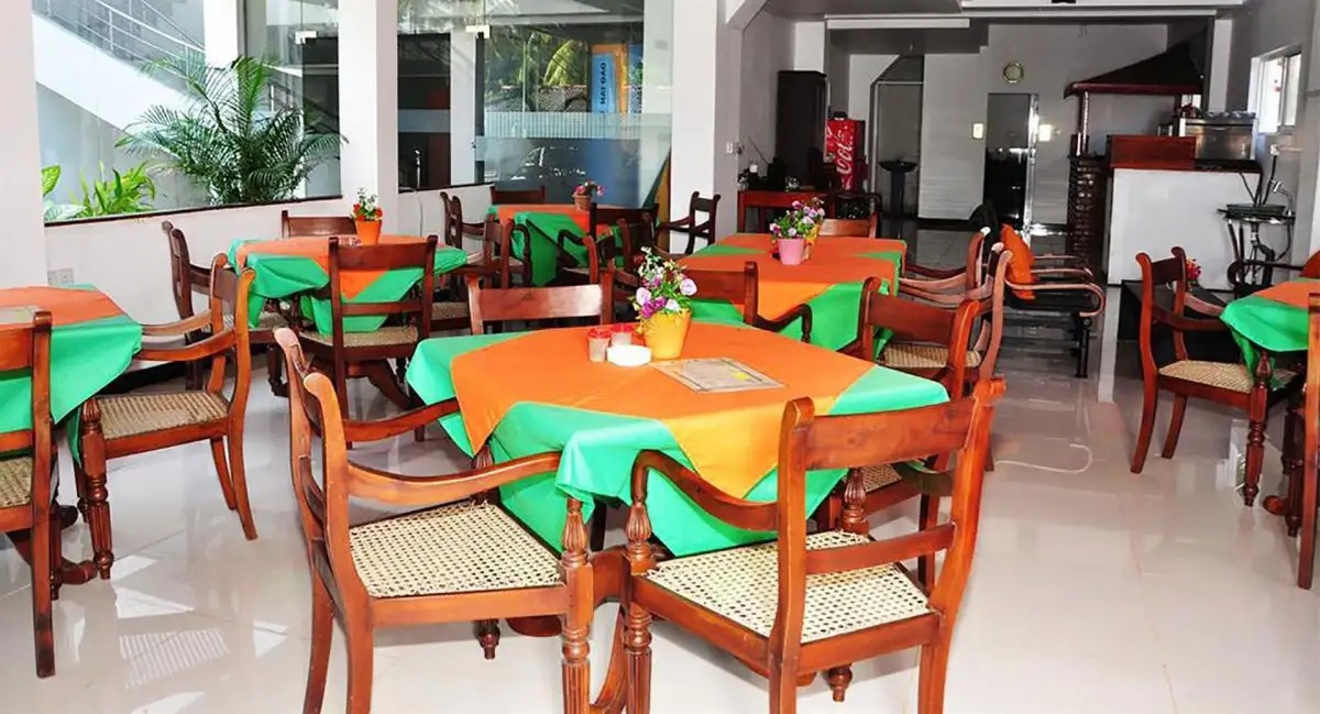BLUE SKY HOTEL HIKKADUWA