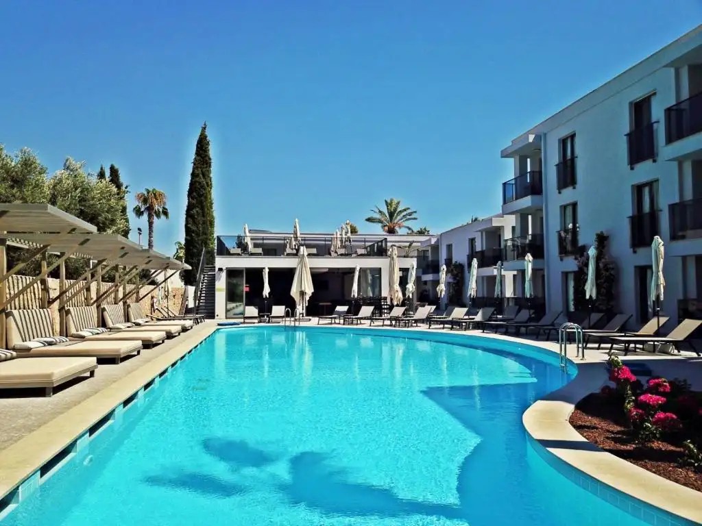 QUEEN RESIDENCES & APARTS (EX. TIME TO SMILE MAVI HOTEL & RESIDENCE)