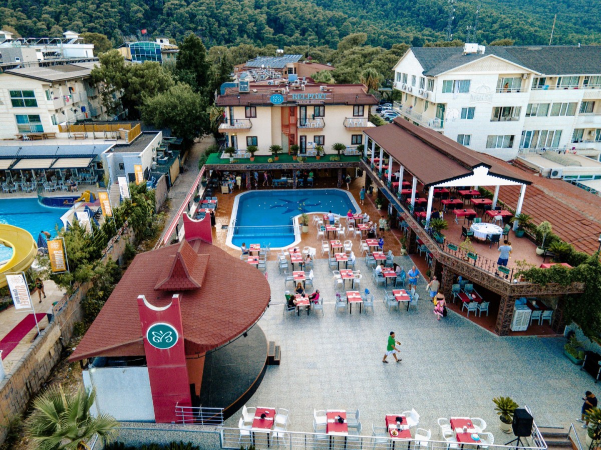 ALERIA BELPORT BEACH HOTEL