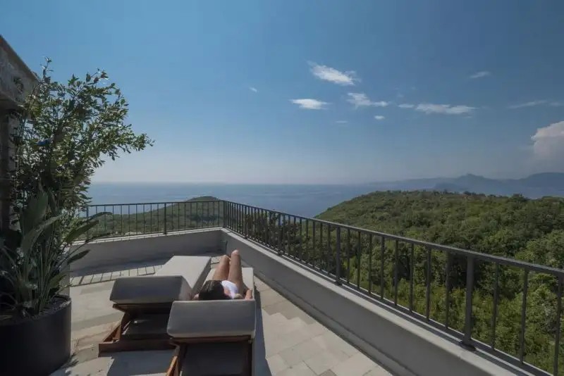 VIVID BLUE SERENITY RESORT