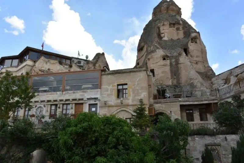 AMBER CAVE SUITES