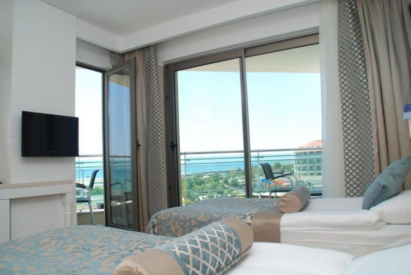 family sea view