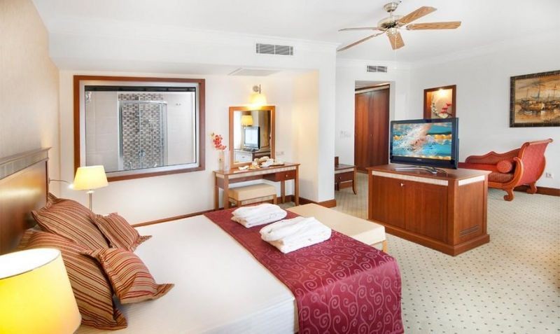 deluxe land view with jacuzzi
