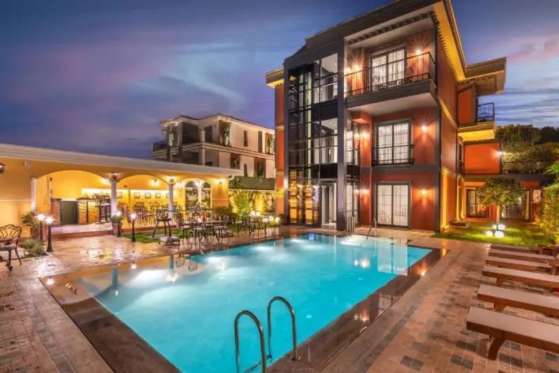 MOTIF HOTEL