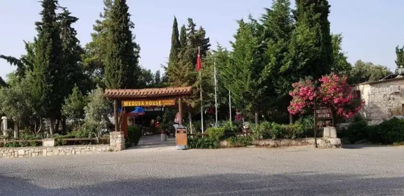 MEDUSA HOUSE BOUTIQUE HOTEL