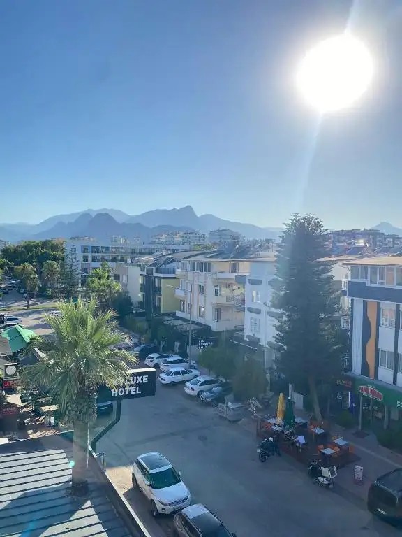 SKY LUXE HOTEL