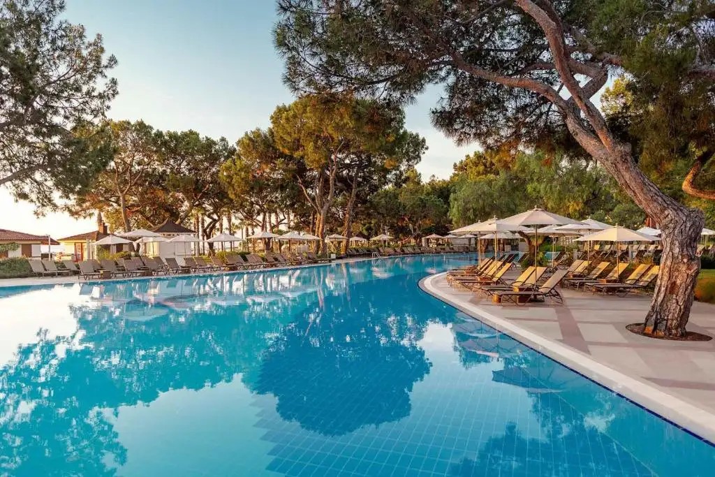 07 GROUP HOTEL