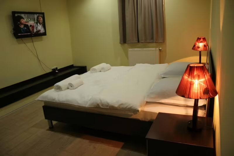STAR HOTEL