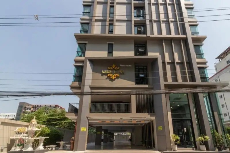 CASA LUXE HOTEL AND RESIDENT