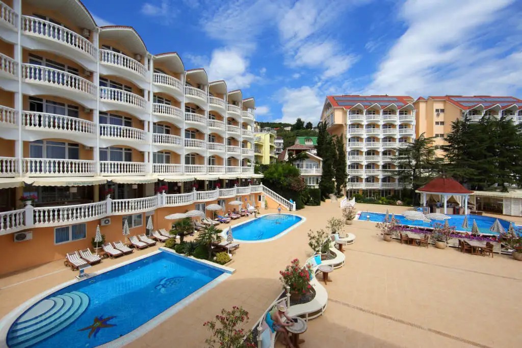 MARINA PARK HOTEL (БЫВШ. ИВАМАРИЯ)