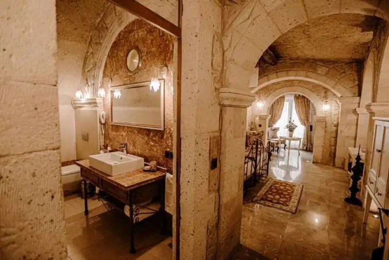 TAFONI HOUSES CAVE HOTEL
