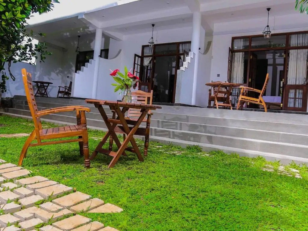 RAWANAZ VILLA UNAWATUNA