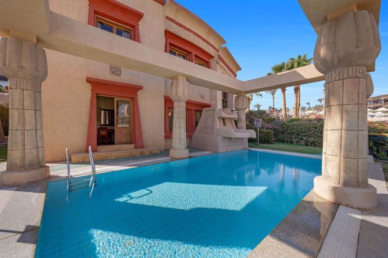 villa queen cleopatra sea front