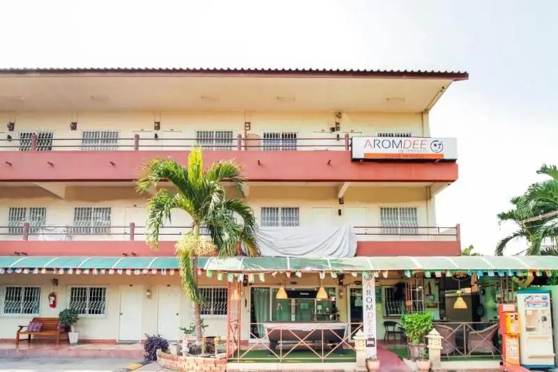 OYO 838 AROMDEE APARTMENT