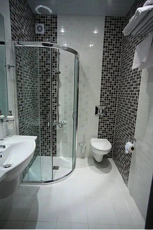 QUITE SQUARE