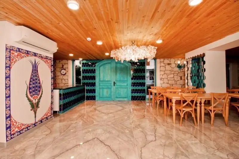 DAM HOTEL LARA