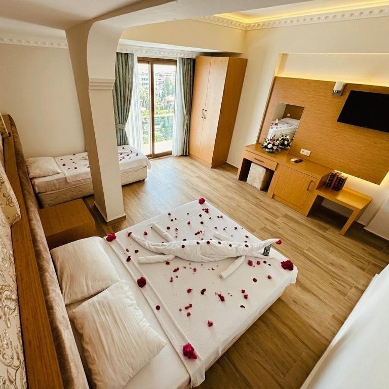 BRITANNIA HOTEL & VILLAS